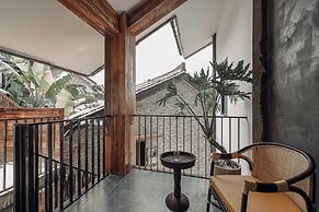 Futon Designer Hotel (Liberation Monument&Nanbin Road Store)