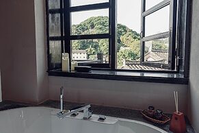 Futon Designer Hotel (Liberation Monument&Nanbin Road Store)