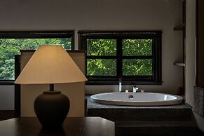 Futon Designer Hotel (Liberation Monument&Nanbin Road Store)