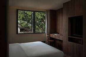 Futon Designer Hotel (Liberation Monument&Nanbin Road Store)