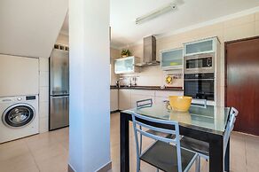 Solar do Castelo Villa with Pool and Private Studio