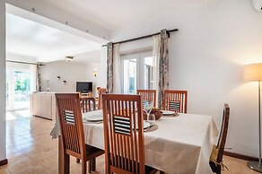 Solar do Castelo Villa with Pool and Private Studio