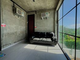 Sky Apartments And Suites