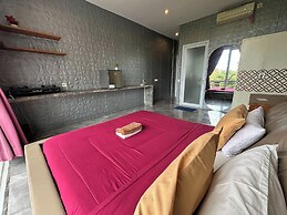 Sky Apartments And Suites