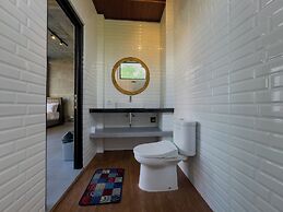 Sky Apartments And Suites