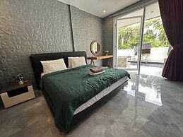 Sky Apartments And Suites