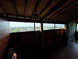 Sky Apartments And Suites