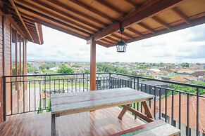 Sky Apartments And Suites