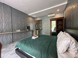 Sky Apartments And Suites
