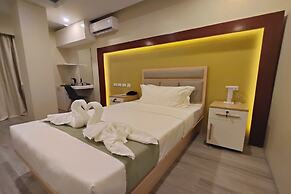 Famous Maple Hotel