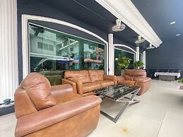 W-9 Hotel