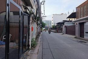 Rama 3 Sunrise Hostel