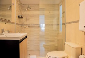 Striking 1BR in Miraflores