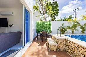 3BR Villa With Pool Rooftop and BBQ Gated Area