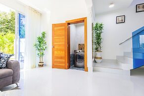 3BR Villa With Pool Rooftop and BBQ Gated Area