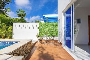 3BR Villa With Pool Rooftop and BBQ Gated Area
