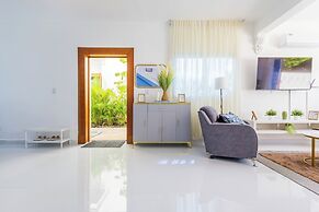 3BR Villa With Pool Rooftop and BBQ Gated Area