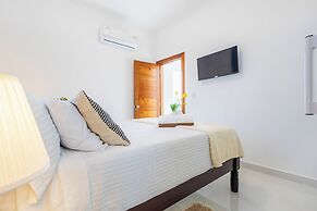 3BR Villa With Pool Rooftop and BBQ Gated Area