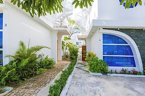 3BR Villa With Pool Rooftop and BBQ Gated Area