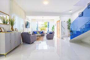 3BR Villa With Pool Rooftop and BBQ Gated Area