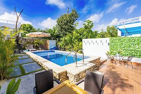 3BR Villa With Pool Rooftop and BBQ Gated Area