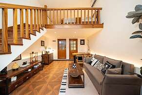 Shanghai Hills& Well-time MCM Family B&B