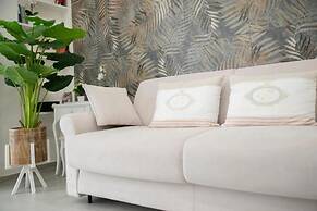 Central Luxury Apartment
