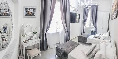 Central Luxury Apartment