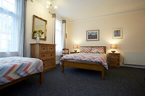 Vas's York House