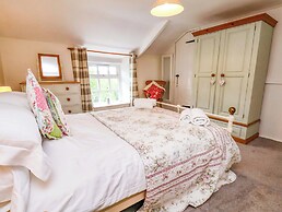 Eskdale View, 5 Hollins Cottages