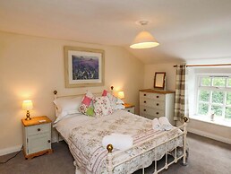 Eskdale View, 5 Hollins Cottages