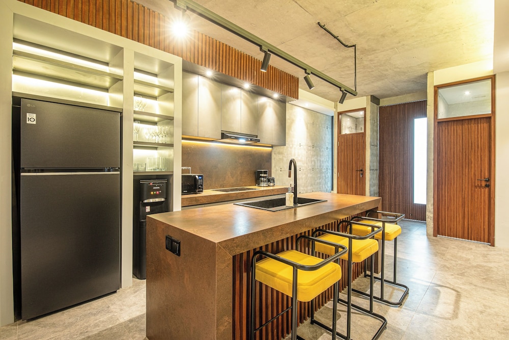 C La Villa Modern 4br Villa Canggu Beach 5mins