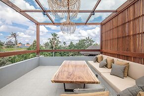 C La Villa Modern 4br Villa Canggu Beach 5mins