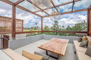 C La Villa Modern 4br Villa Canggu Beach 5mins