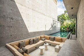 C La Villa Modern 4br Villa Canggu Beach 5mins