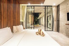 C La Villa Modern 4br Villa Canggu Beach 5mins