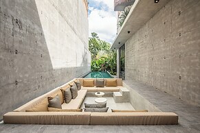 C La Villa Modern 4br Villa Canggu Beach 5mins