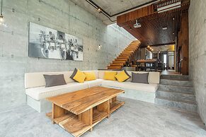 C La Villa Modern 4br Villa Canggu Beach 5mins