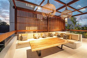 C La Villa Modern 4br Villa Canggu Beach 5mins