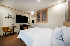 Heo & Jang Hanok Hotel