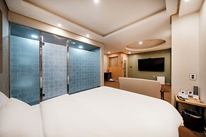 Heo & Jang Hanok Hotel
