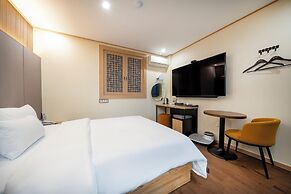 Heo & Jang Hanok Hotel