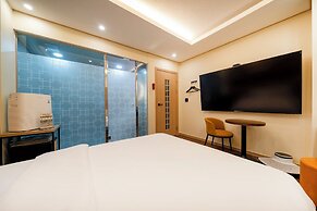 Heo & Jang Hanok Hotel