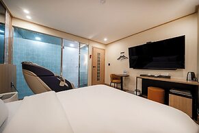 Heo & Jang Hanok Hotel