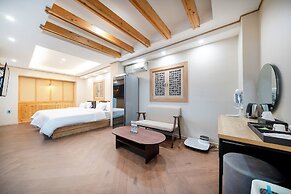 Heo & Jang Hanok Hotel