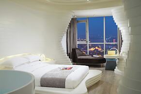 m58 Sky Sunset Hotel