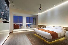 m58 Sky Sunset Hotel