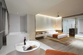 m58 Sky Sunset Hotel