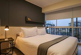 w Glorious 2BR w Balcony in San Isidro