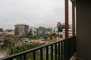 w Glorious 2BR w Balcony in San Isidro